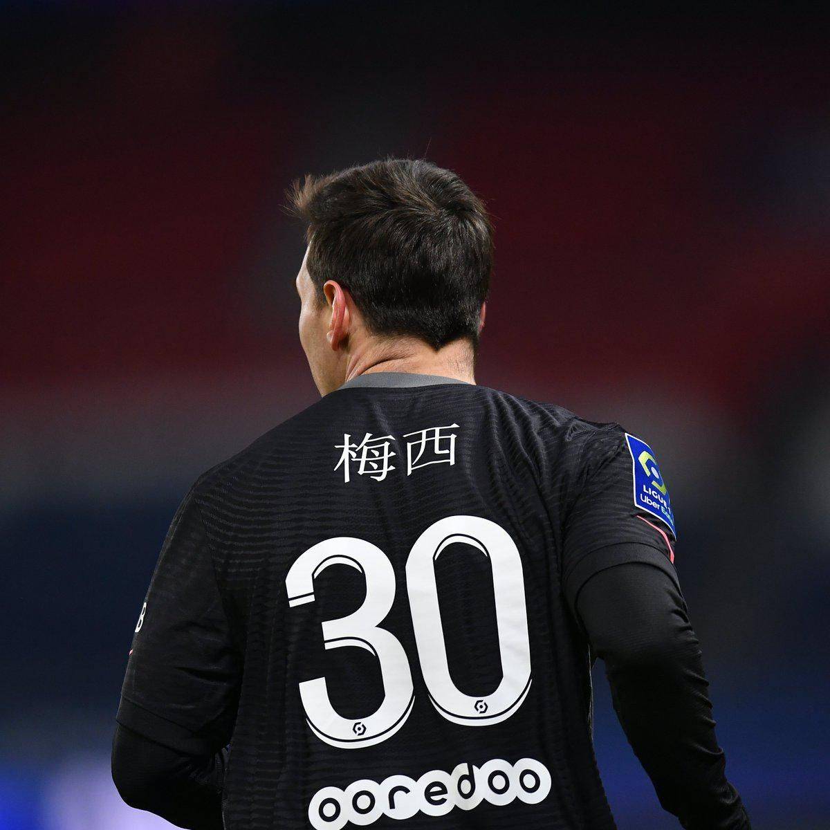 依旧坚持他